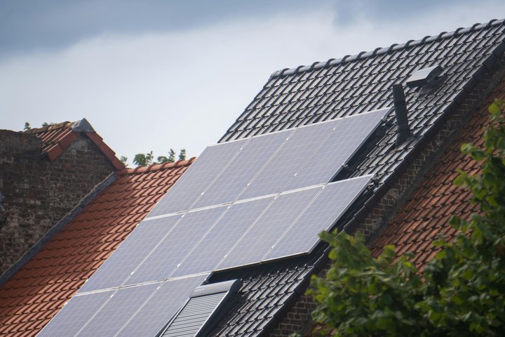 Kviečiame teikti pasiūlymus dėl saulės elektrinių finansavimo sąlygų fiziniams asmenims